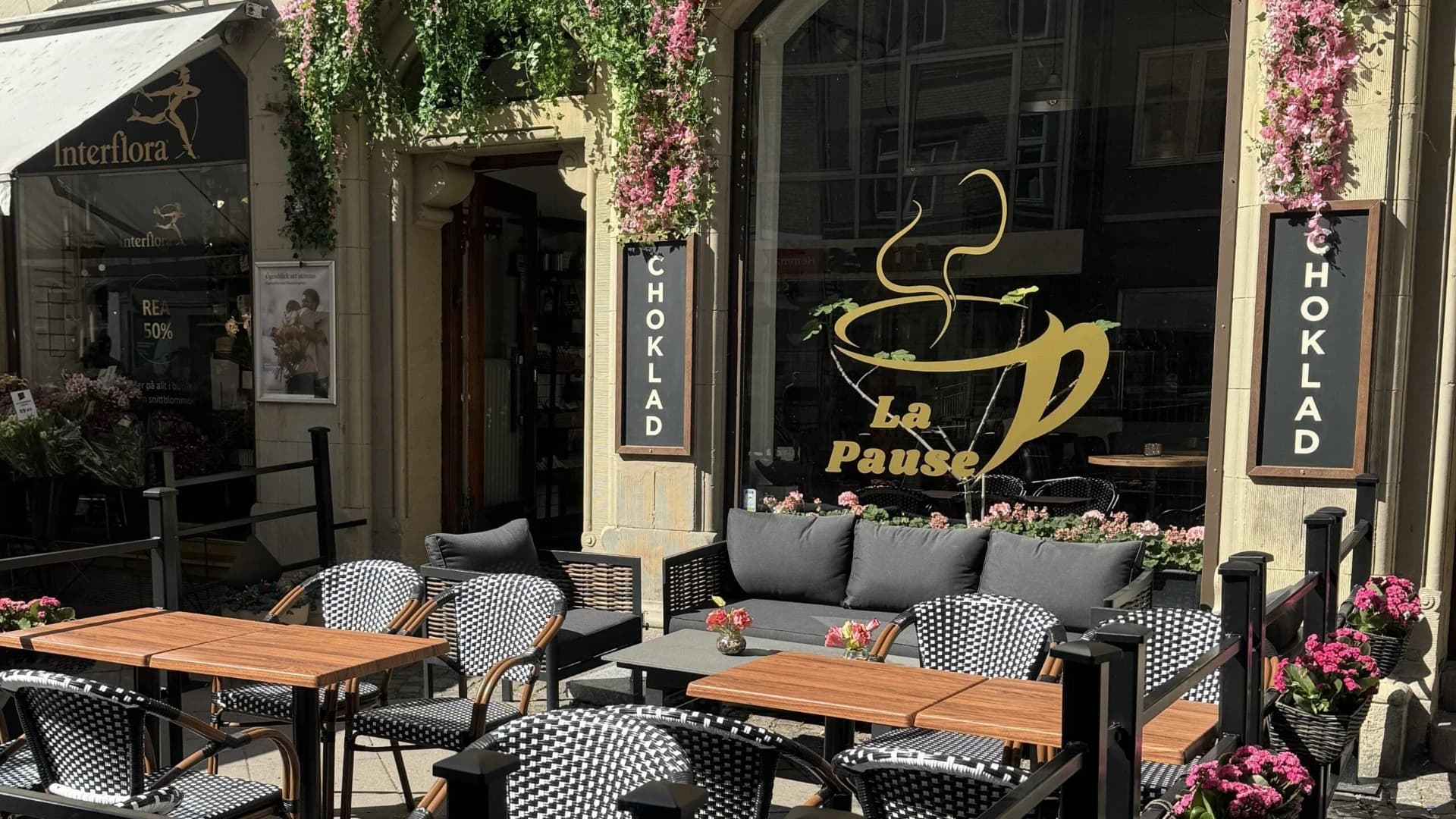 Cafe La Pause hero